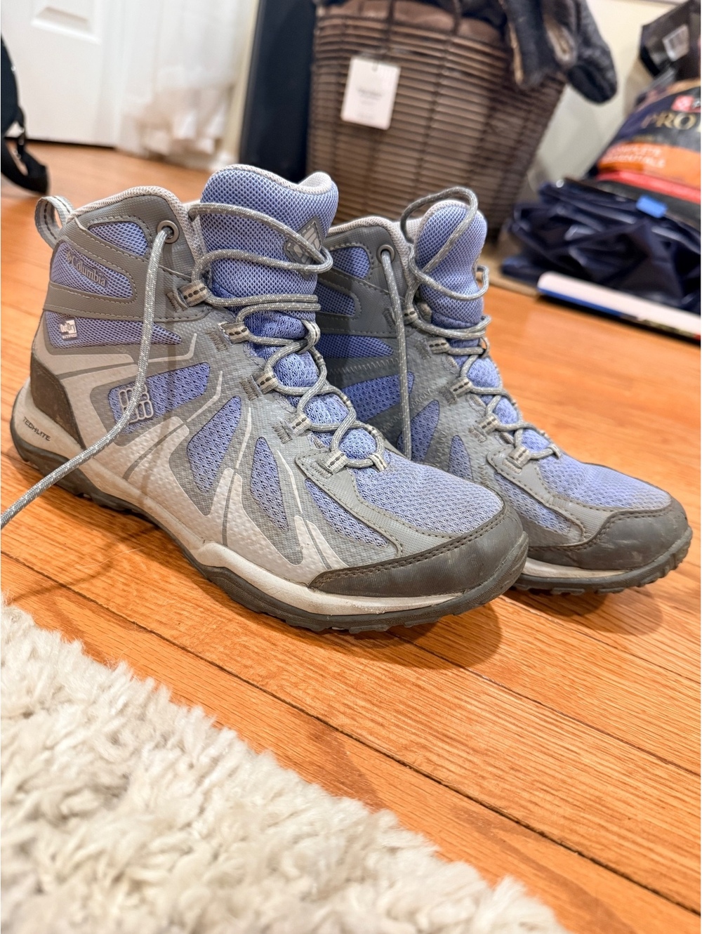 Columbia Women's Hiking Boots Size 7 Gray purple Techlite